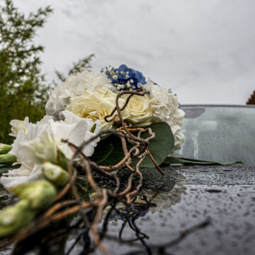 Décoration florale voiture hortensias