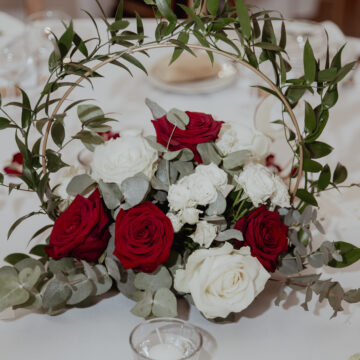 Centre de tables Roses blanches et Roses rouges